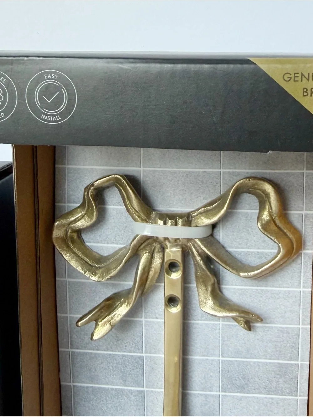 TAHARI Brass Ribbon Bow Bathroom Toilet Paper Roll Holder Wall Mount & Hook NEW